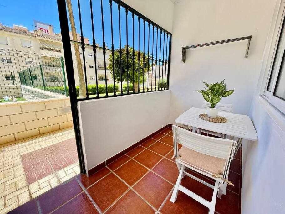 Apartamento Cerca De La Playa Torrecilla 네르하 외부 사진